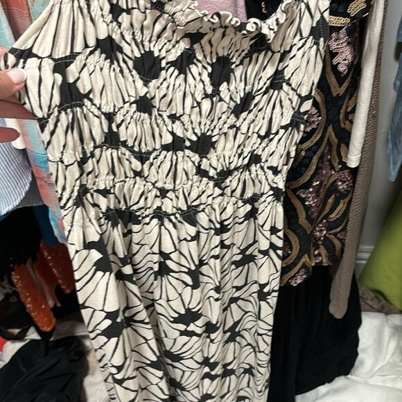 H and M Black and White Floral pattern XS Dress - Picture 2 of 5